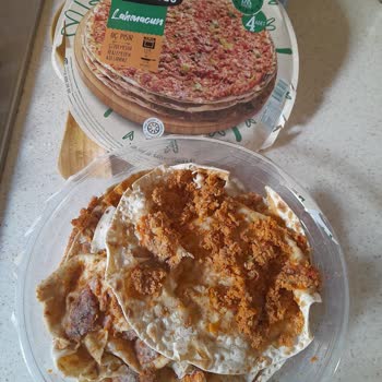 Dondurulmuş Pizza Ve Lahmacunun Çözülüp Tekrar Dondurulması