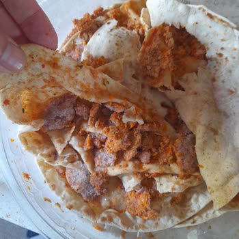 Dondurulmuş Pizza Ve Lahmacunun Çözülüp Tekrar Dondurulması