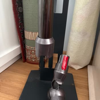 Dyson Kırılan Süpürge Başlığı İçin 6000 TL Parça Ücreti Talep Ediyor