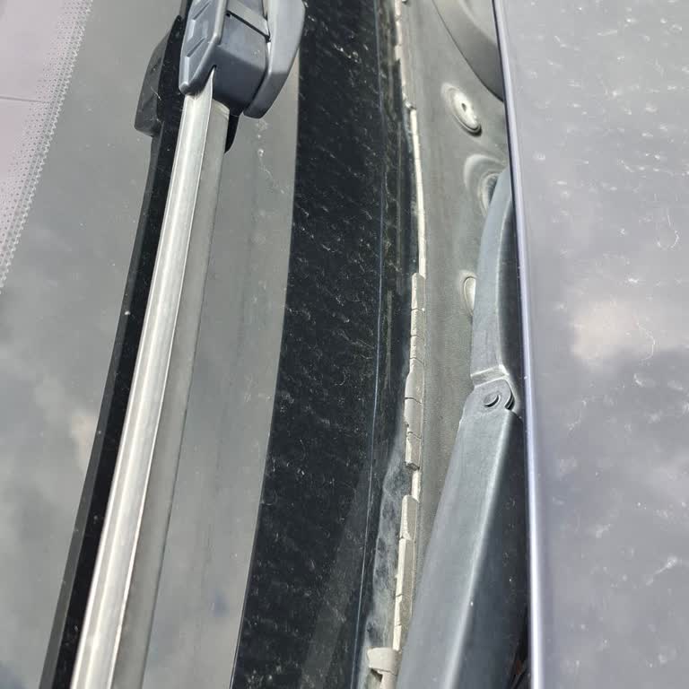 BMW 2013 Cam Fitilinde Deformasyon Ve Ücretsiz Değişim Talebi