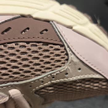 Deichmann’da Tek Kullanımda Açılan Nike Ayakkabısı - Üretim Hatası Reddedildi