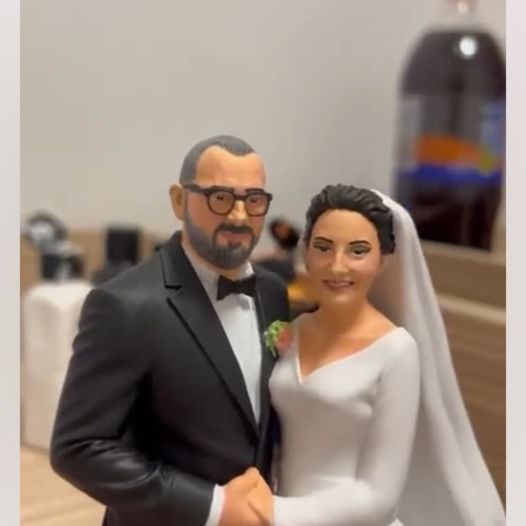 Noaxstudio Gönderilen Figürün Fotoğraftaki Kişilere Benzemiyor