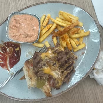 BigChefs’te Çiğ Etli Hamburger İçin 1.100 TL İadesi Talebi