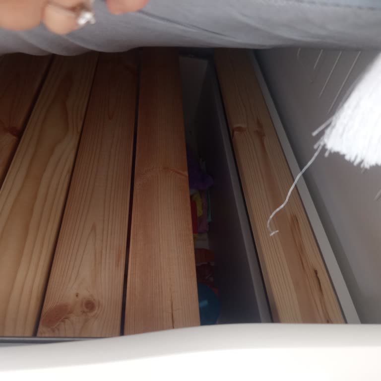 IKEA HEMNES Daybed Slats Broke Repeatedly After Normal Use
