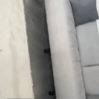 Bellona Koltuk Takımı Orta Ayak Yere Değmiyor Ve Ayaklar Zemini Çiziyor!
