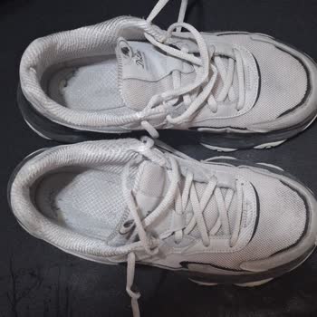 Skechers Ayakkabısının Topuk İç Astarı 4 Ayda Parçalandı, İade Talebi