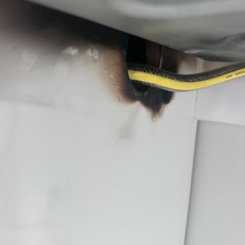 Kumtel Setinde Elektrik Kaçağı Ve Gaz Borusuna Temas, Güvenlik Riski Ve Servis Yanıtı Yok