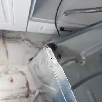 Kumtel Setinde Elektrik Kaçağı Ve Gaz Borusuna Temas, Güvenlik Riski Ve Servis Yanıtı Yok
