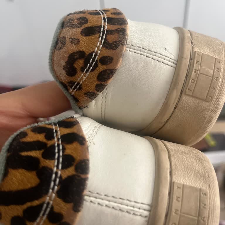 Tommy Hilfiger Spor Ayakkabısının Hızlı Desen Bozulması Ve İade Talebi