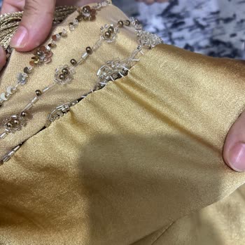 Beden Uymayan Ve Defolu Kiralık Elbiseden 4.900 TL Zarar Ve Fiziksel Ağrı
