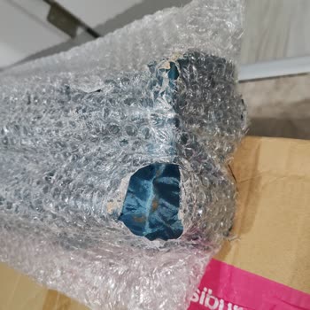 Kötü Paketleme Ve Kargo Hasarı Nedeniyle Zarar Görmüş Sandalyeler