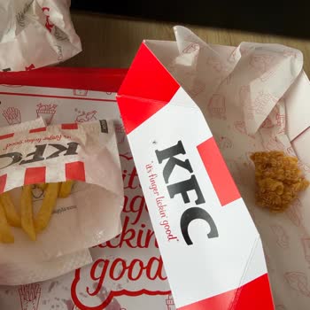 KFC Ataşehir Şubesinde Böcekli Yemek Ve Hijyen İhlali