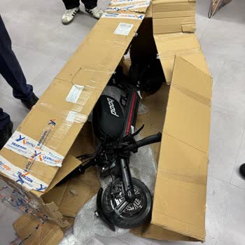 Media Markt'tan Servis Sonrası Scooter Hasarlı Ve Orijinal Kutu Olmadan Dönüyor