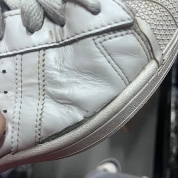 Adidas Superstar Ayakkabıda 4 Ayda Yırtılma Ve Çatlama, Kullanım Hatası İddiasına İtiraz
