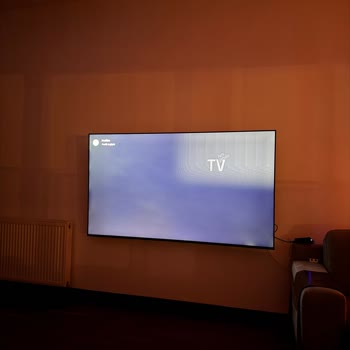 LG Televizyonda Işık Süzülmesi Ve Siyah Lekeler Nedeniyle İade Talebi