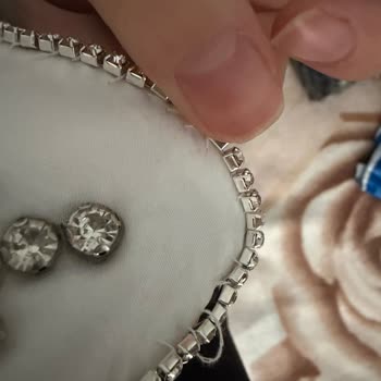 Söz Verilen 2 Gün İçinde Kargo Çıkmadı, Üründe Ayıplı Dikiş Ve Lekeler