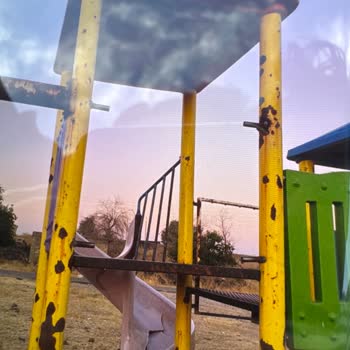 Kayaköy Çocuk Parkı Kırık Kaydıraklar Ve Güvenlik Demirleri Eksik Çocuklar Tehlikede