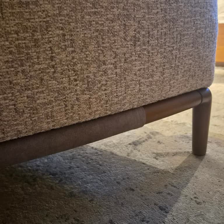 Lazzoni Mobilya'da Ay Modül Ayaklarının Eksiksiz Değişimi Ve Telafi Talebi