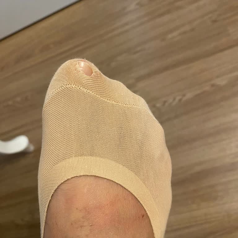 Penti Babet Çorabı İlk Kullanımda Parmağın Ucunda Yırtıldı