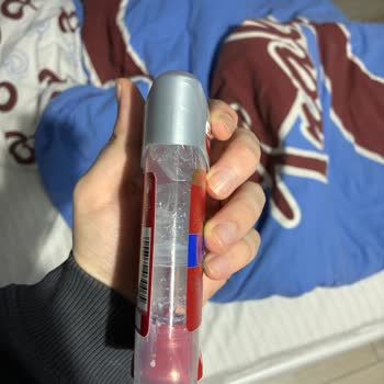Old Spice Deodorantı Kıyafetlerimde Çıkarılamaz Sarı Lekelere Neden Oldu Ve 12.000 TL Zarar Verdi