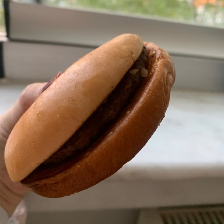 McDonald's Hamburger Menüsü Küçük, Kalitesiz Ve 475 TL'ye Aşırı Fiyatlı