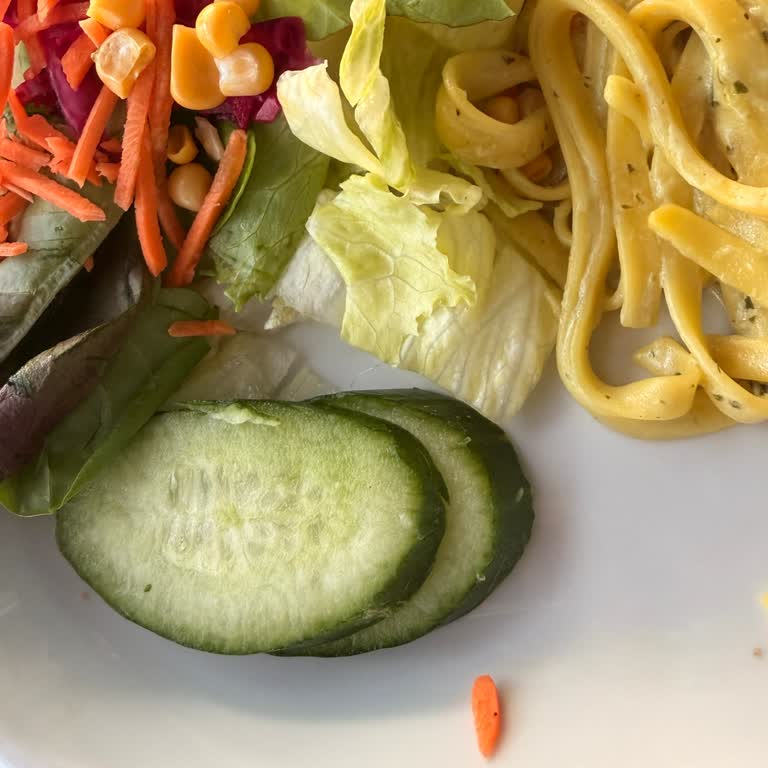 Eski Salata Ve Kuru Makarna İçin İade Talebi