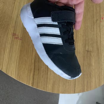 Adidas Çocuk Ayakkabısının 12 Gün İçinde Parçalanması Ve Mağazanın İade Reddi