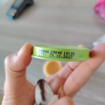 Bebek Maması Kavanozunda Kıl Görüldü Ve Hijyen Endişesi