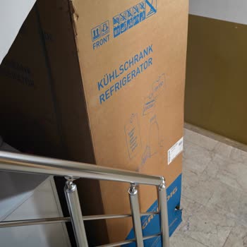 Horoz Nakliyat Buzdolabını Apartman Dışına Bıraktı, Geri Dönüş Yapmadı