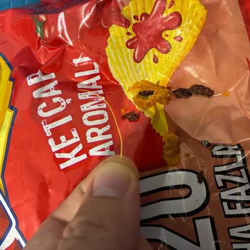 Ruffles Ketçaplı Cipste Yanmış Parçalar Ve Plastik Yabancı Madde Tespit Edildi