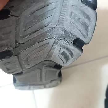 Ayıplı Ayakkabının Tabandaki Çatlak Ve Açık Yapıştırma Sorunu Çözülmedi