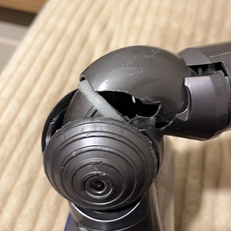 Garanti Kapsamındaki Dyson V8 Süpürgemin Kırılan Başlığına Yanıtsız Destek