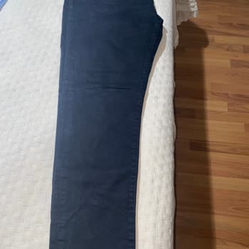 Mavi Mağazasında Alınan Kot Pantolonun Hızlı Solması Ve Beyaz Çizgiler İçin Değişim Talebi