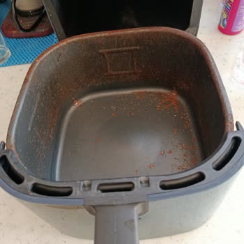 Kumtel Airfryer İç Haznesi Hızla Paslanıyor Ve Sağlık Riski Oluşturuyor