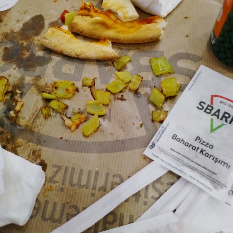 Biber Talebimiz Göz Ardı Edildi, Sıkmalı Ketçap Ve Mayonez Eksik Verildi Ve Personel Kaba Davrandı