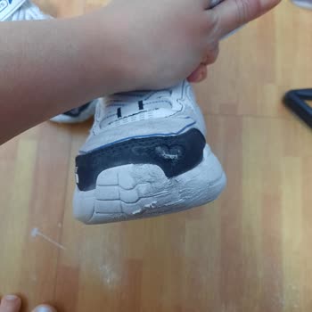 Skechers Çocuk Ayakkabılarında Üretim Hatası Nedeniyle Hızlı Aşınma Ve Değişim Talebi