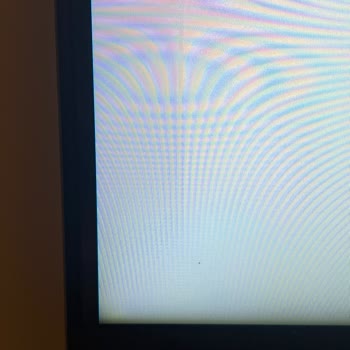Yeni Samsung Televizyonda 5 Ölü Piksel Ve 8 Piksel Normali İddiasına Karşı Değişim Talebi