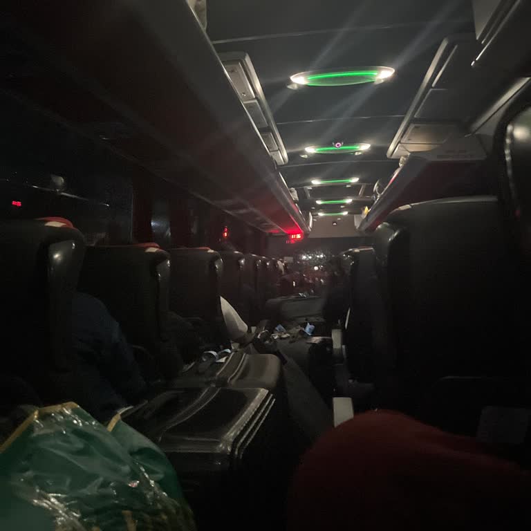 Bagaj Dolu Koridorlar Ve Sert Personel Yolculuğumuzu Güvensiz Hale Getirdi
