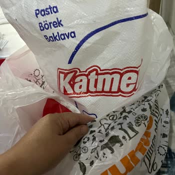 Katmer Un İçindeki Böcekler Hijyen Skandalı