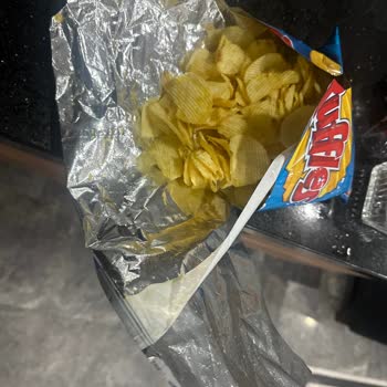 Aşırı Yağlı Ruffles Cipsi Ve Saygısız Market Sahibi