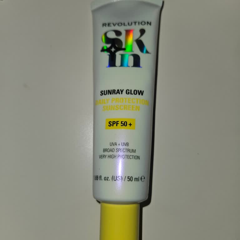 Revolution Sunray Glow SPF 50+ Causa Quemaduras y Enrojecimiento