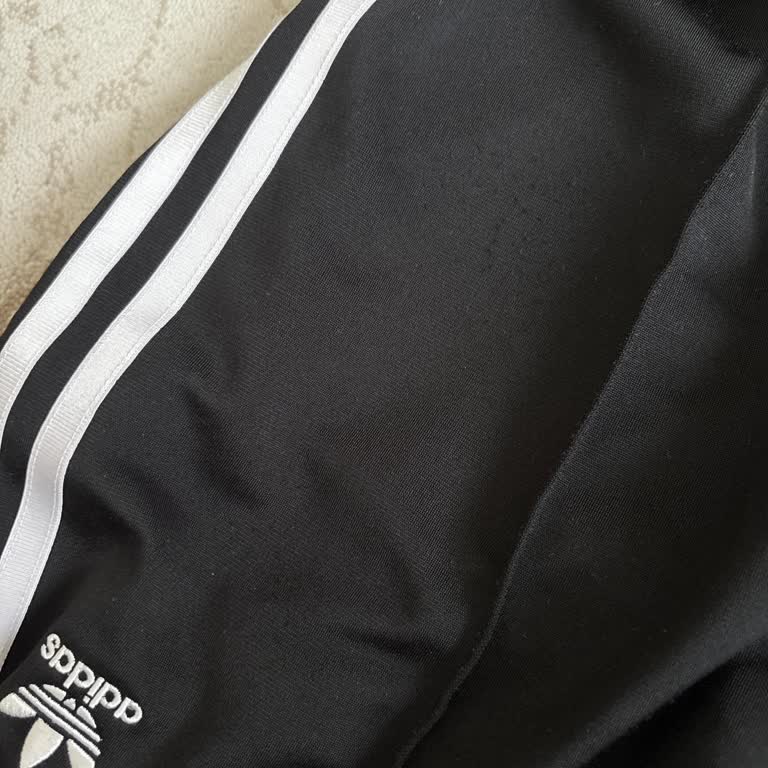 Adidas Eşofman Altındaki Hızlı Havlanma Ve Mağaza İade Reddi