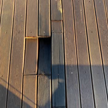 Koçtaş Pinoxi Deck Kaplamasında Patlamalar Veranda Kullanılamaz Hale Getirdi