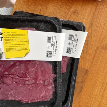 Soğuk Zincir Bozuldu, Çözülmüş Pizzalar Ve Eksik Gramajlı Etler, Canlı Yardıma Ulaşılamıyor
