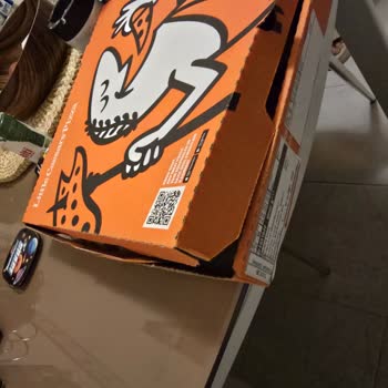 Açık Kutuda Teslim Edilen Pizza Ve Hijyen Şikayeti