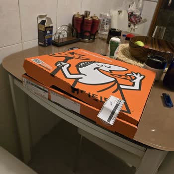 Açık Kutuda Teslim Edilen Pizza Ve Hijyen Şikayeti