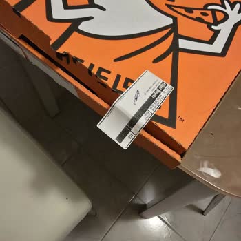 Açık Kutuda Teslim Edilen Pizza Ve Hijyen Şikayeti