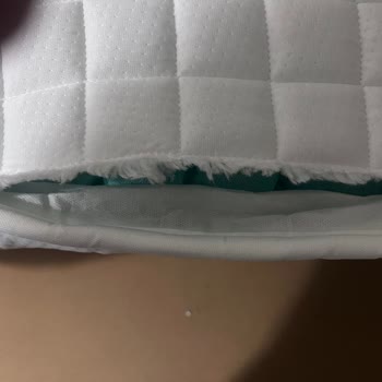 Yırtık Ve Lekeli Yatak İçin Değişim Talebi