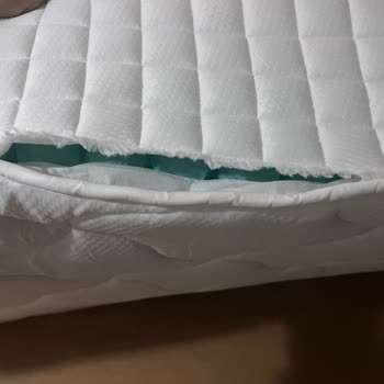 Yırtık Ve Lekeli Yatak İçin Değişim Talebi