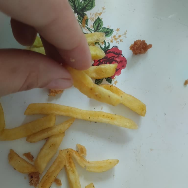 Getir Yemek Üzerinden Popeyes Siparişinde Eksik Ve Yanmış Ürünler İçin İade Talebi
